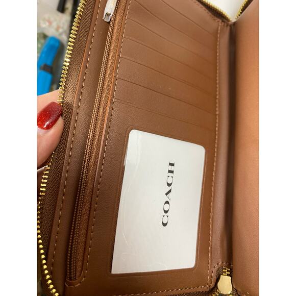 Coach Dempsey Large Phone Wallet NWT - Picture 9 of 10